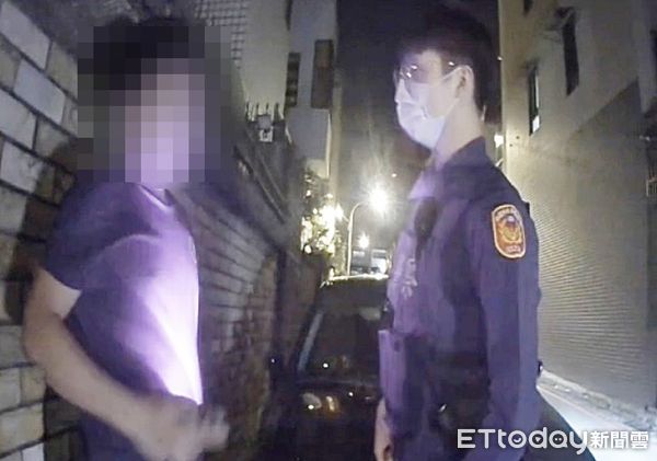 ▲桃園市楊姓男子酒駕肇事逃逸，仍被警方在附近巷弄查獲。（圖／記者沈繼昌翻攝）