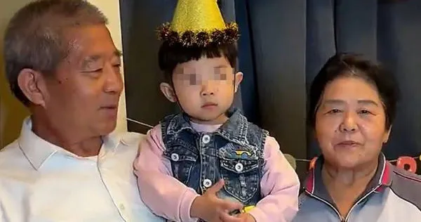 67歲婦意外懷女寶取名「天賜」　兒女反對仍堅持生下…3年後現況曝