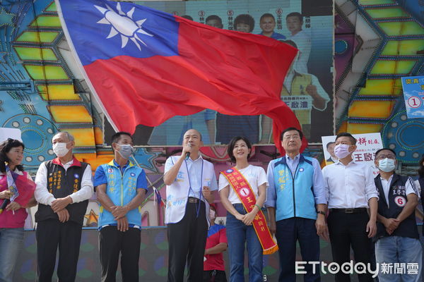 ▲▼ 韓國瑜嘉義站台王育敏等候選人。（圖／記者翁伊森翻攝）