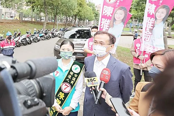 ▲民進黨桃園市長候選人鄭運鵬今（29）日指出，藍營指他在大陸經商不但傾中且可直通習近平，覺得荒謬可笑。如果能直通習近平，國民黨與張善政還要訴求什麼？（圖／鄭運鵬競辦提供）