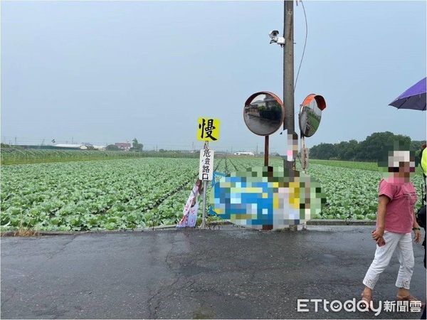 ▲東港警分局員警逮獲楊男涉嫌毀損競選旗幟            。（圖／記者陳崑福翻攝，下同）