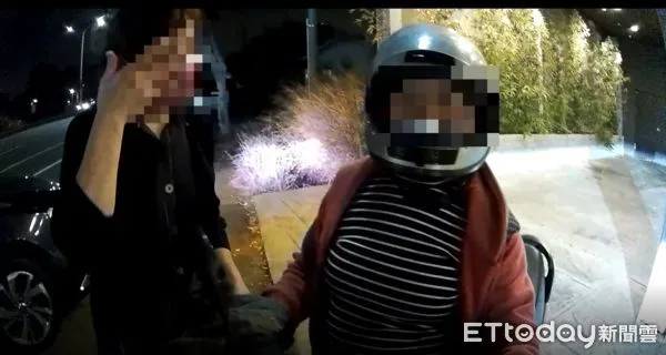 ▲▼竹南一名失智老婦騎車迷途60公里，清水警方沿路找了2.5個小時終尋獲。（圖／民眾提供，下同）