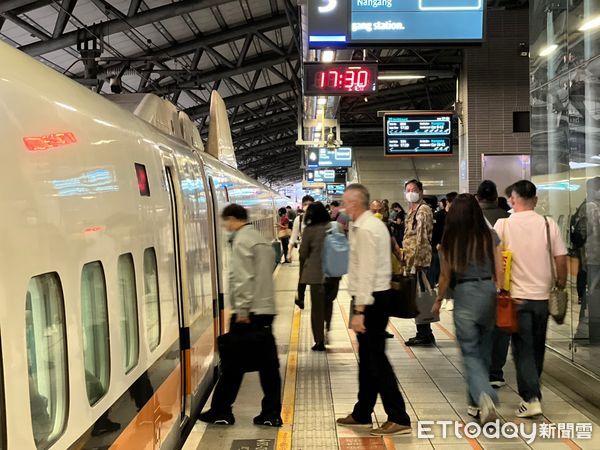 ▲▼高鐵,旅客,列車,月台,疏運。（圖／記者李姿慧攝）