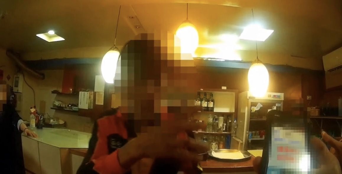 ▲▼醉男小吃店當霸王死不付錢　警一查全台犯案揹3案通緝犯。（圖／讀者提供）