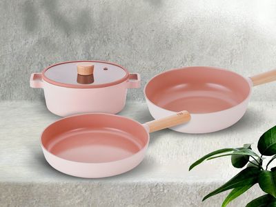 韓國「網美鍋」3件組下殺4990元　蜜桃粉色不挑爐具，煮飯都有好心情