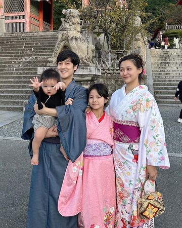 ▲▼那對夫妻Kim問「媽媽很兇」　兒子尷尬笑求生存。（圖／翻攝自Facebook／Nico品筠&Kim京燁 【那對夫妻】）