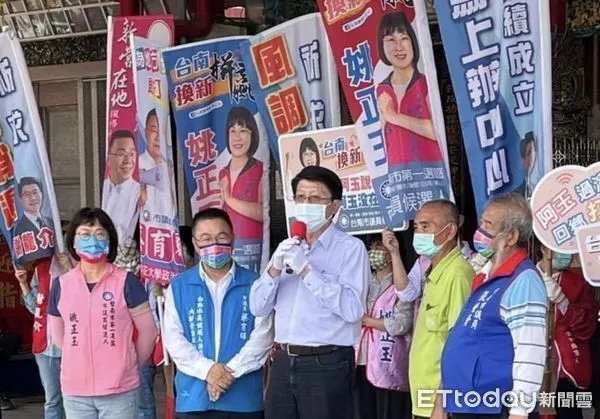 ▲台南市第一選區市議員候選人姚正玉（左一）呼籲，她與蔡育輝（左二）、張世賢（右一）必須三席全上。（圖／記者林悅翻攝，下同）