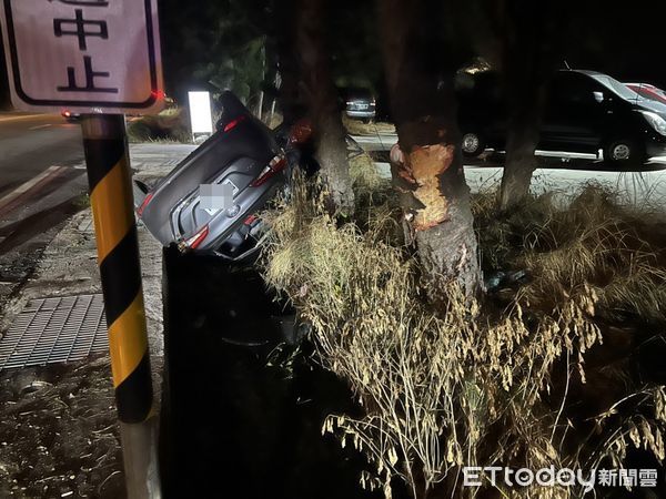 ▲▼   澎湖嚴重車禍          。（圖／記者吳奕靖翻攝）