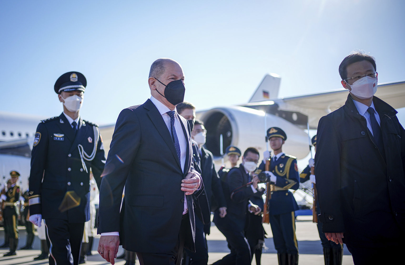 ▲德國總理蕭茲（Olaf Scholz）抵達北京機場。（圖／CFP）