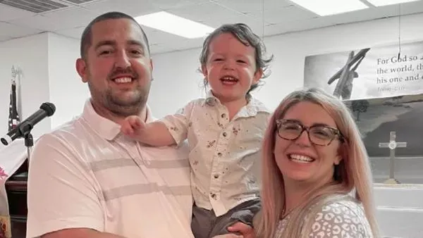 車上找到上膛手槍！2歲童直接「射爆自己腦袋」　爸心碎被控罪。（圖／翻攝自募款網站GoFundMe）