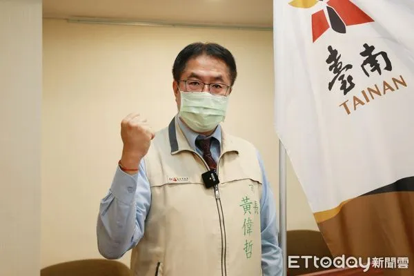 ▲網媒進行台南市長網路民調，黃偉哲以壓倒性的支持度，勝過謝龍介與其他對手，台南近年進步快速，有多項指標獲得六都第一，市民支持黃偉哲市長繼續拚，讓建設、福利都能繼續進步。（圖／記者林悅翻攝，下同）