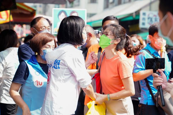 柯志恩三民「3」起旋風　連掃兩市場展現親和力 | ETtoday政治新聞