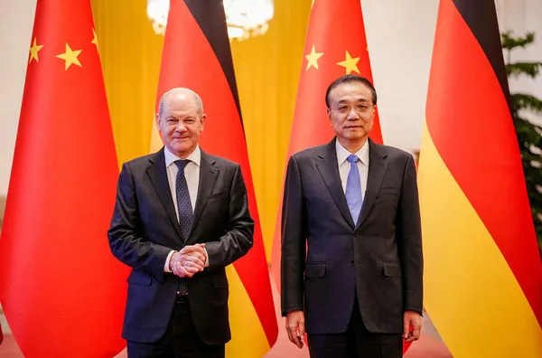 ▲▼德國總理蕭茲（Olaf Scholz）出訪北京，與中國國務院總理李克強合照。（圖／路透）