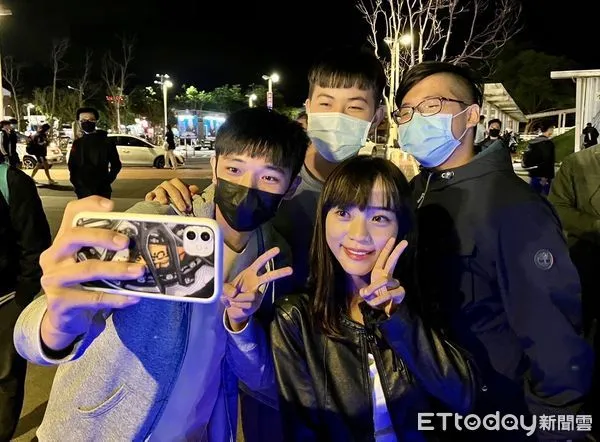 ▲▼高雄市議員黃捷輔選連續好幾天南北跑透透。（圖／記者吳奕靖翻攝）