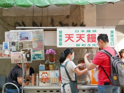 現包現炸傳承73年始終如一！台中「6元日式小饅頭」填滿綿密紅豆餡