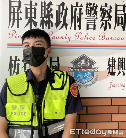 ▲枋寮警分局建興派出所警員許哲瑋臉頰留下明顯口罩痕             。（圖／記者陳崑福翻攝，下同）