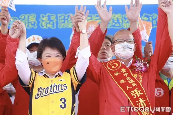 ▲盧秀燕、張清照成立聯合競總3000人湧入場。（圖／記者游瓊華翻攝）