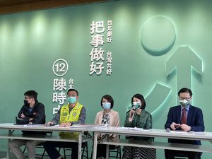 他揭徐巧芯公布「陳時中摟肩照」目的　警告「這群人」不准挺