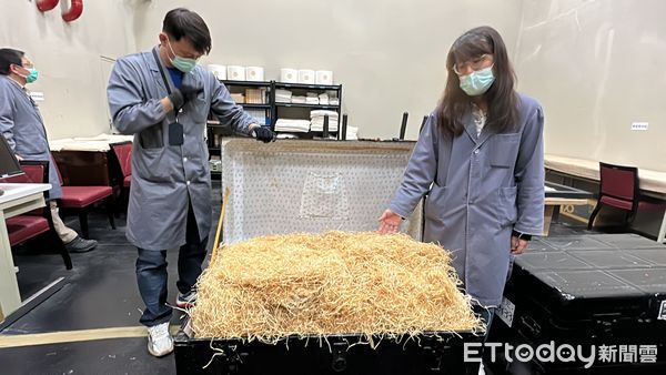 ▲▼故宮庫房／故宮山洞庫房「瓷器點查室」曝光。（圖／記者林育綾攝）