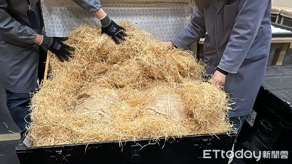 ▲▼故宮庫房／故宮山洞庫房「瓷器點查室」曝光。（圖／記者林育綾攝）