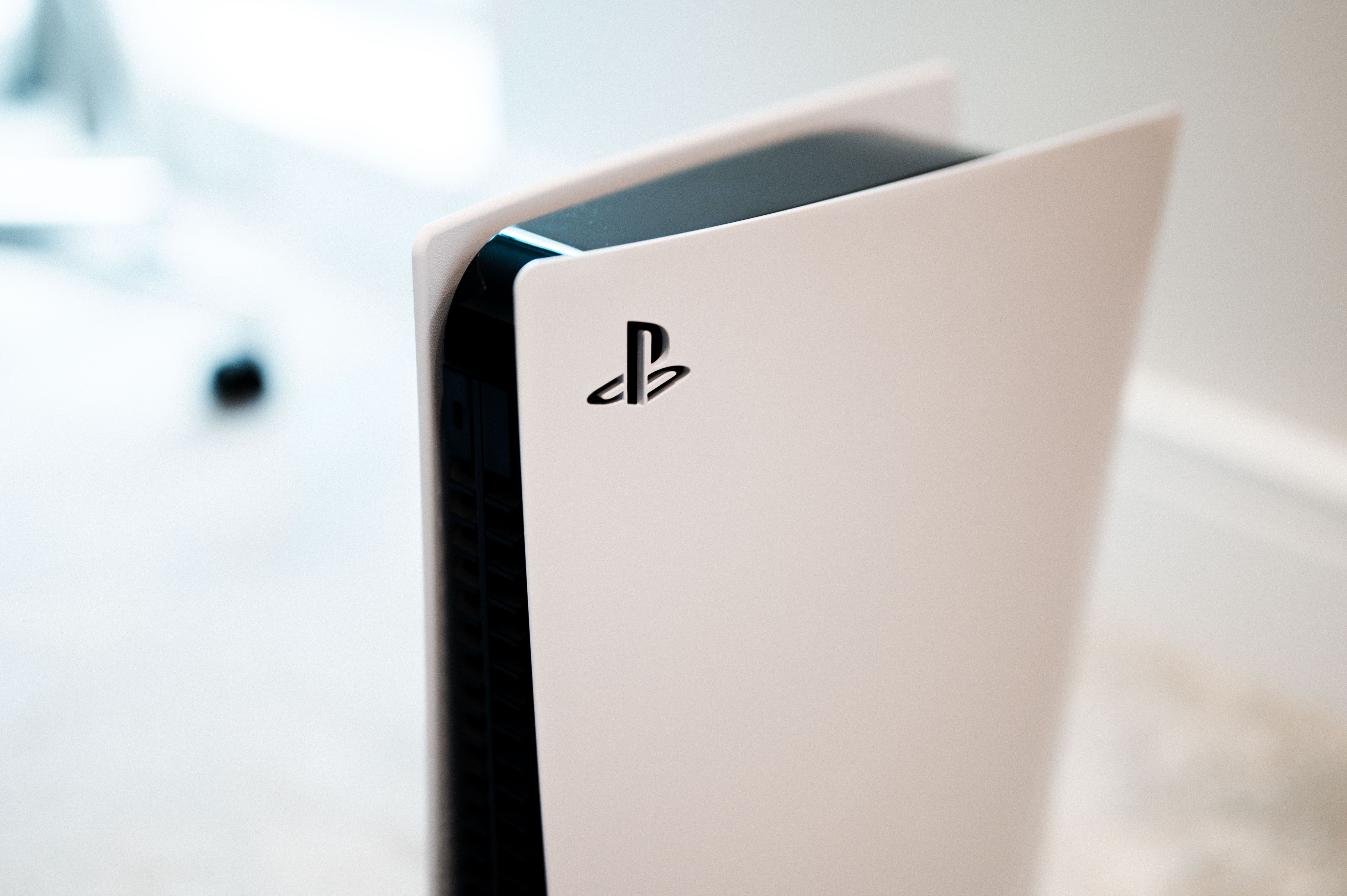 ▲ SONY 打算為現有的 PS5 進行瘦身。（示意圖／取自免費圖庫 Unsplash）