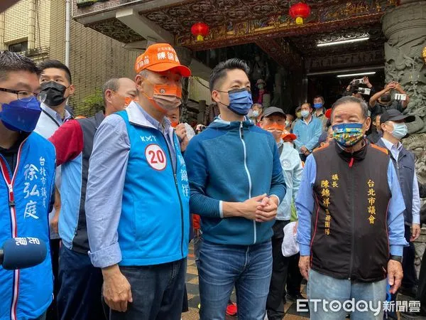 ▲▼    蔣萬安稍早出席「喜迎尊王 保境文山」景美集應廟平安繞境大典     。（圖／記者崔至雲攝）