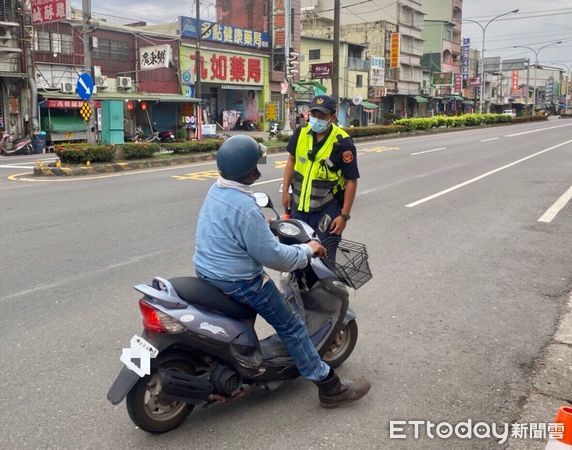 ▲里港警方加強無號誌路口執法            。（圖／記者陳崑福翻攝，下同）