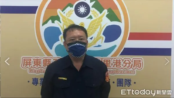 ▲里港警分局交通組長林中安說明台24線未靠右行駛情況             。（圖／記者陳崑福翻攝）