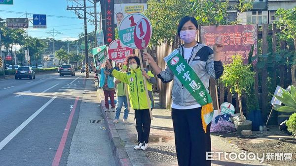 ▲鄭宇恩重返戰場加倍勤跑 盼支持者集中選票。（圖／記者戴上容翻攝）