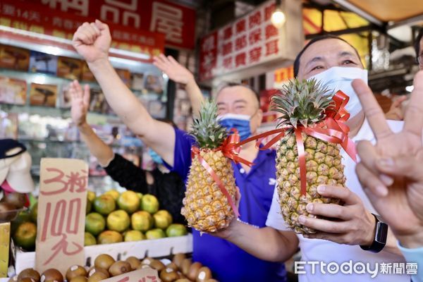 ▲▼  侯友宜請假首日赴市場掃街    。（圖／侯友宜競辦提供）