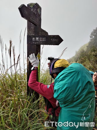 ▲南投林管處與中華民國山岳協會合作，優化能高安東軍路線路標。（圖／南投林區管理處提供）