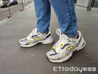 台灣人愛穿什麼鞋？他見很多人「都選這2種」　網讚：好穿還防水　