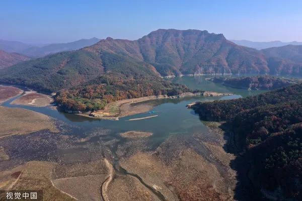 ▲▼今年夏秋兩季韓國南部地方面臨嚴重乾旱，光州飲用水來源「同福湖」蓄水量僅剩3成。（圖／CFP）
