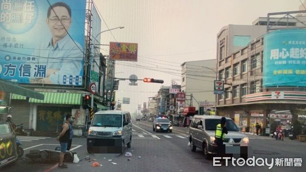 ▲▼女騎士闖紅燈，遭車輛攔腰撞上，又被另部車輾過。（圖／記者許宥孺翻攝）