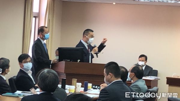 ▲▼立委曾銘宗質詢內政部長徐國勇及警政署長對性侵案不聞不問             。（圖／記者陳以昇翻攝）