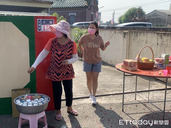 ▲西螺福興宮太平媽祖笨港會香第四日今天回鑾，西螺大橋南端擠滿上萬信徒與民眾接駕。（圖／記者蔡佩旻攝）