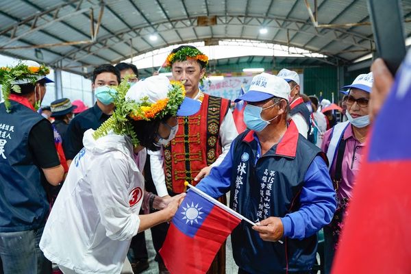 ▲▼        柯志恩茂林站台林榮昊　強調國民黨對原鄉建設不遺餘力     。（圖／柯志恩競選辦公室）