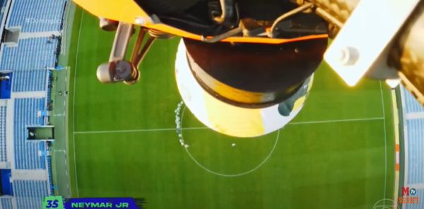 ▲▼巴西球星內馬爾（Neymar）成功控停35公尺落下的足球。（圖／翻攝自YouTube／MARCA）