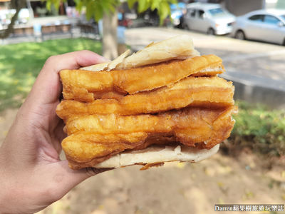 限售3個小時！新莊熱賣90年「燒餅油條」老店　芝麻麵香酥脆滿分