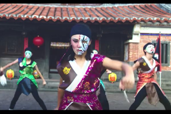 ▲▼「Clean Bandit」曾與台灣文化街舞團T.S.D鐵四帝文化藝術團隊合作。（圖／翻攝自YouTube／華納音樂）