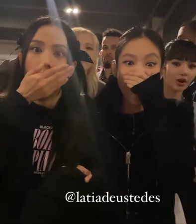 ▲Jennie看到粉絲刺青的反應。（圖／翻攝Instagram／latiadeustedes）