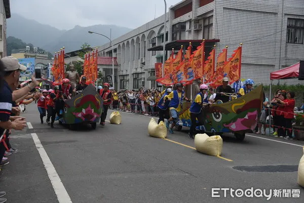 ▲國姓鄉傳出鄉民代表候選人樁腳買票案，圖為該鄉著名年度活動「搶成功」盛況。（圖／資料照片，南投縣政府提供）