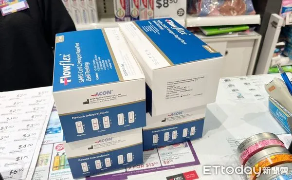 ▲桃園市桃園區某市議員候選人今年7月與里長候選人舉辦聯合造勢活動，會上贈送在場選民每人一袋禮品，內有快篩劑與垃圾袋等物，事後遭檢舉涉嫌賄選。（資料照／記者沈繼昌攝，與本新聞無關）