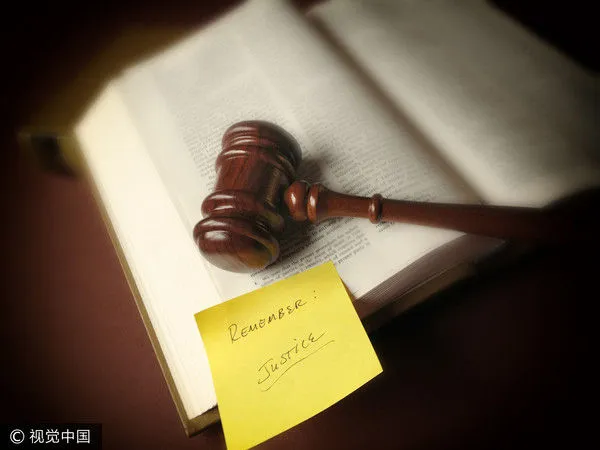 ▲桃園地檢署偵辦八德區某里長候選人贈送選民養生茶、口罩等物遭檢調約談，檢方偵訊時，3人坦承犯行，檢方昨天諭知候選人與2樁腳分別以20萬元與2萬元交保。（示意圖／視覺中國CFP）