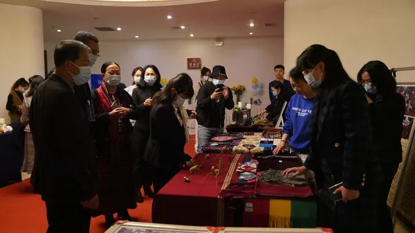 ▲▼雲南省台辦副主任張燦致辭、雲南省普洱市委副書記、市委宣傳部部長任遠徵致辭、金石（廣州）國際管理咨詢有限公司董事長崔鼎昌致辭、雲南省普洱市政府副市長胡劍榮主持對接會 、對接會現場；普洱景邁山萬畝茶園 。（圖／主辦單位提供）