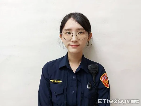 ▲正妹警花有愛心且負正義感。（圖／桃園警分局提供）