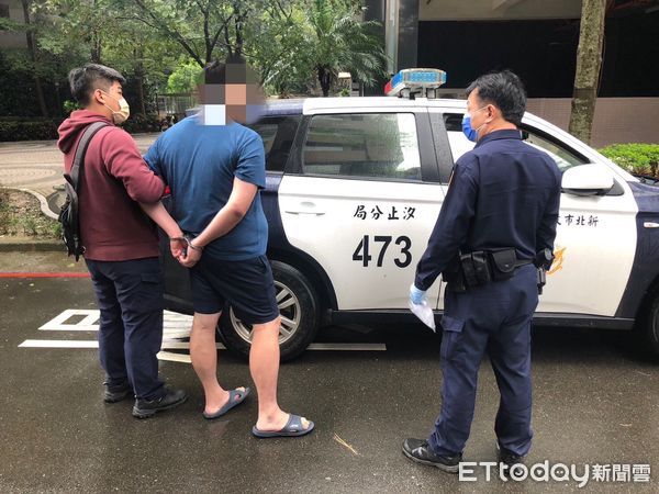 ▲▼警方在彰化地檢署逮捕假冒檢警的梁姓男子。（圖／記者邱中岳翻攝）