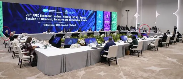 NEW▲▼ APEC領袖峰會，張忠謀（左紅圈）與習近平（右紅圈）的座位遙遙相對。（圖／達志影像／美聯社）
