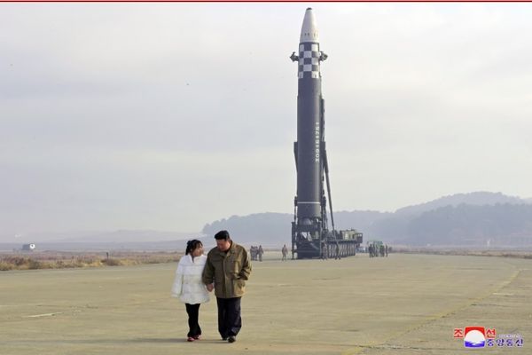 ▲▼金正恩視察飛彈試射、金正恩女兒。（圖／翻攝朝中社）