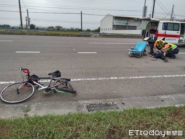 ▲斗南78快速道路交流道下發生嚴重追撞車禍，造成2人重傷1人輕傷。（圖／記者蔡佩旻翻攝）